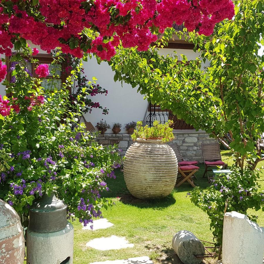 Sezgin Boutique Hotel Кушадасъ Екстериор снимка