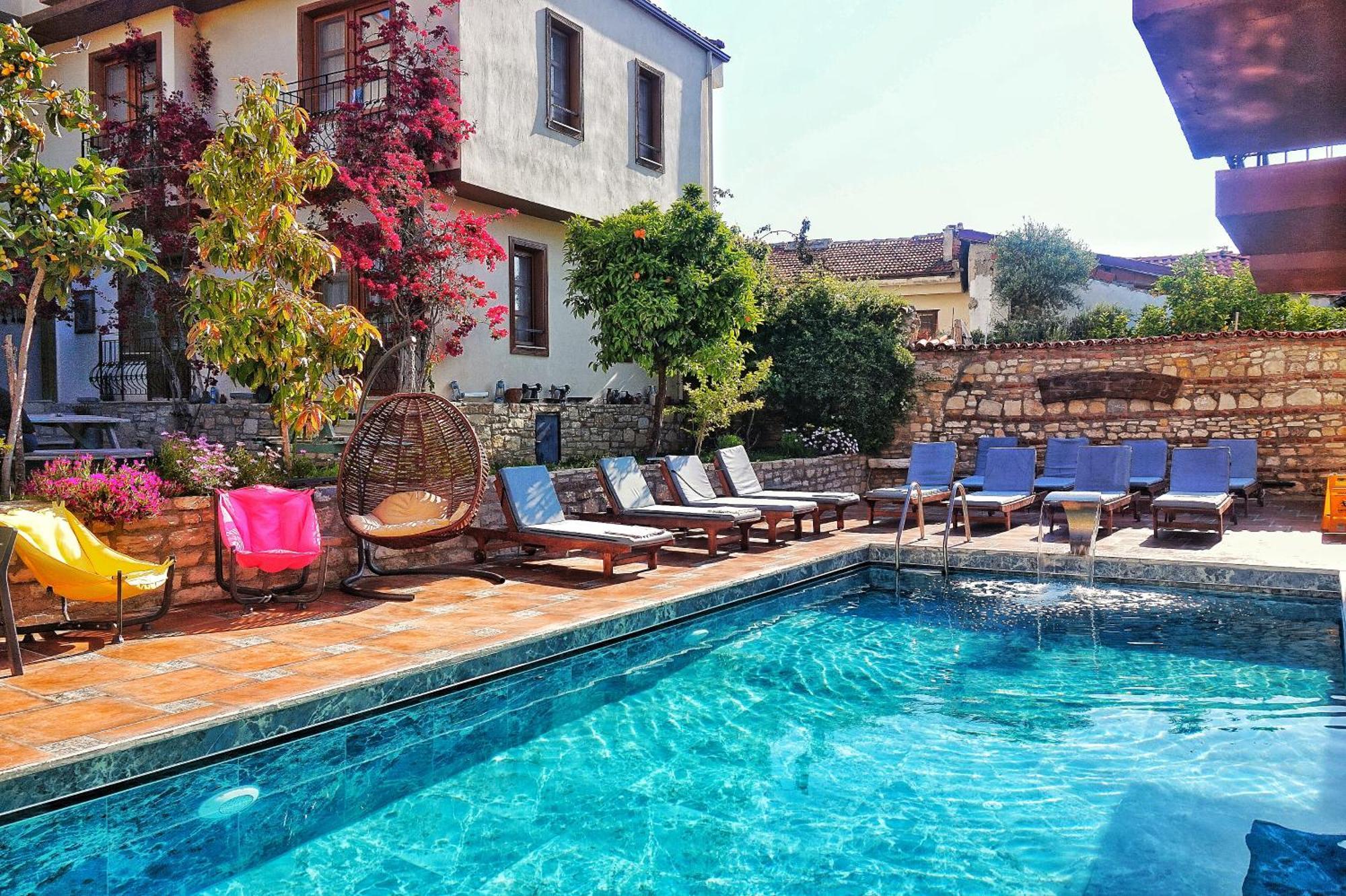 Sezgin Boutique Hotel Кушадасъ Екстериор снимка